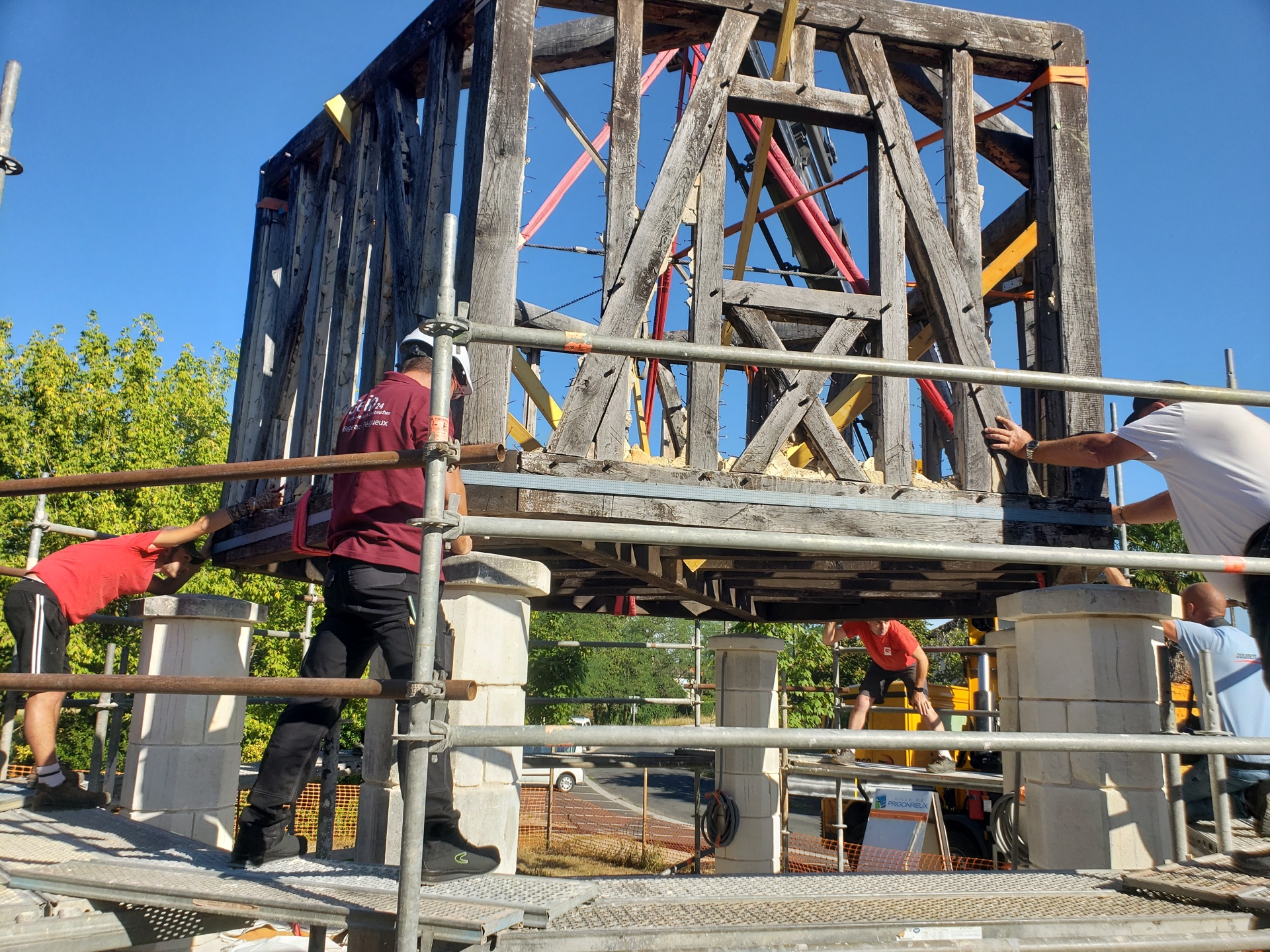 2022.08 - Remontage du pigeonnier