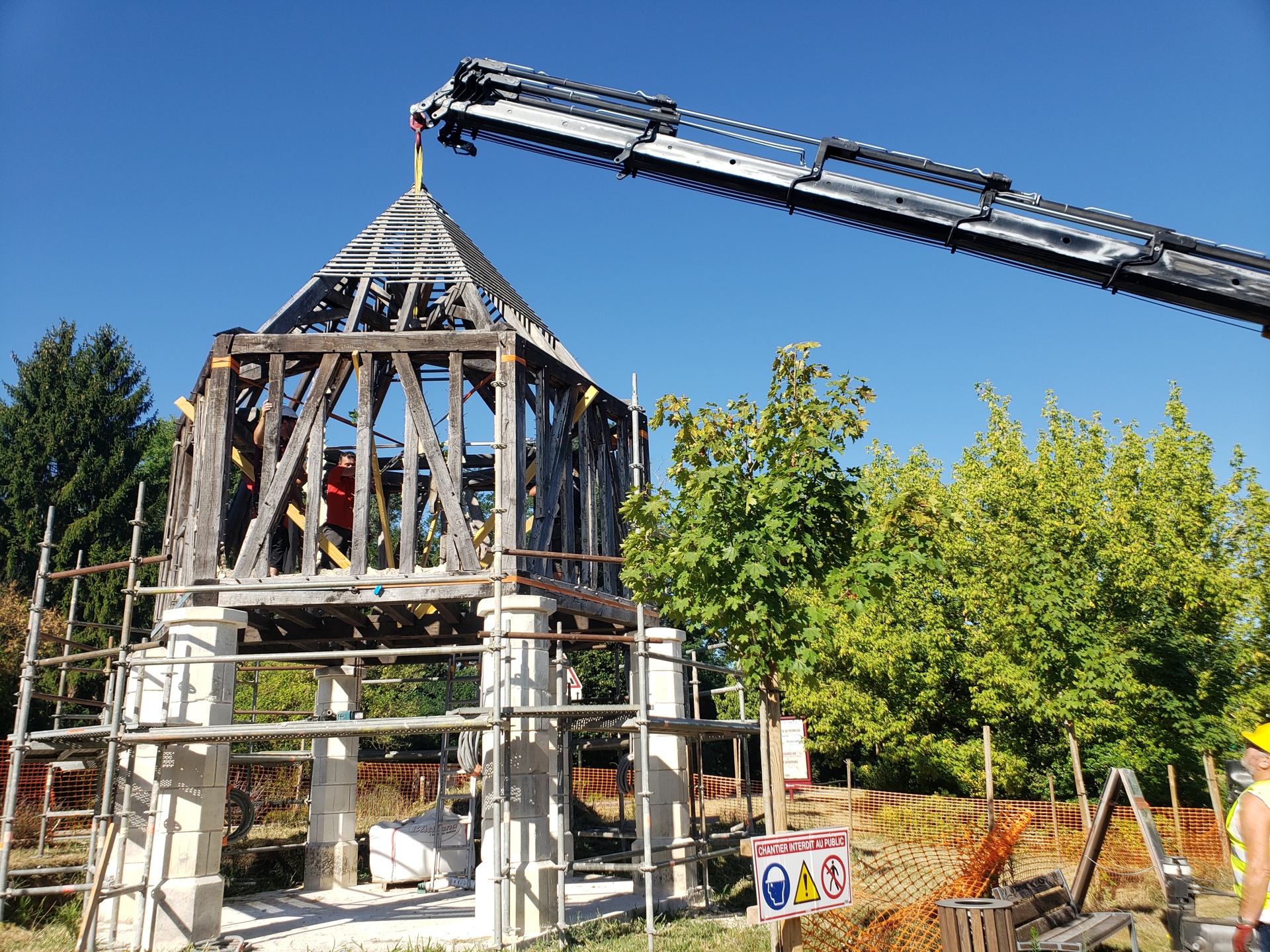 2022.08 - Remontage du pigeonnier
